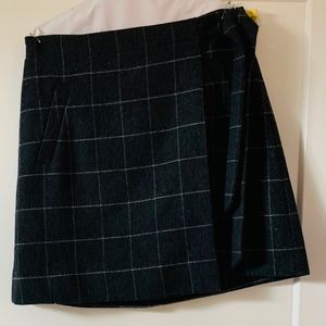 J Crew GREY AND WHITE PLAID WOOL SKIRT